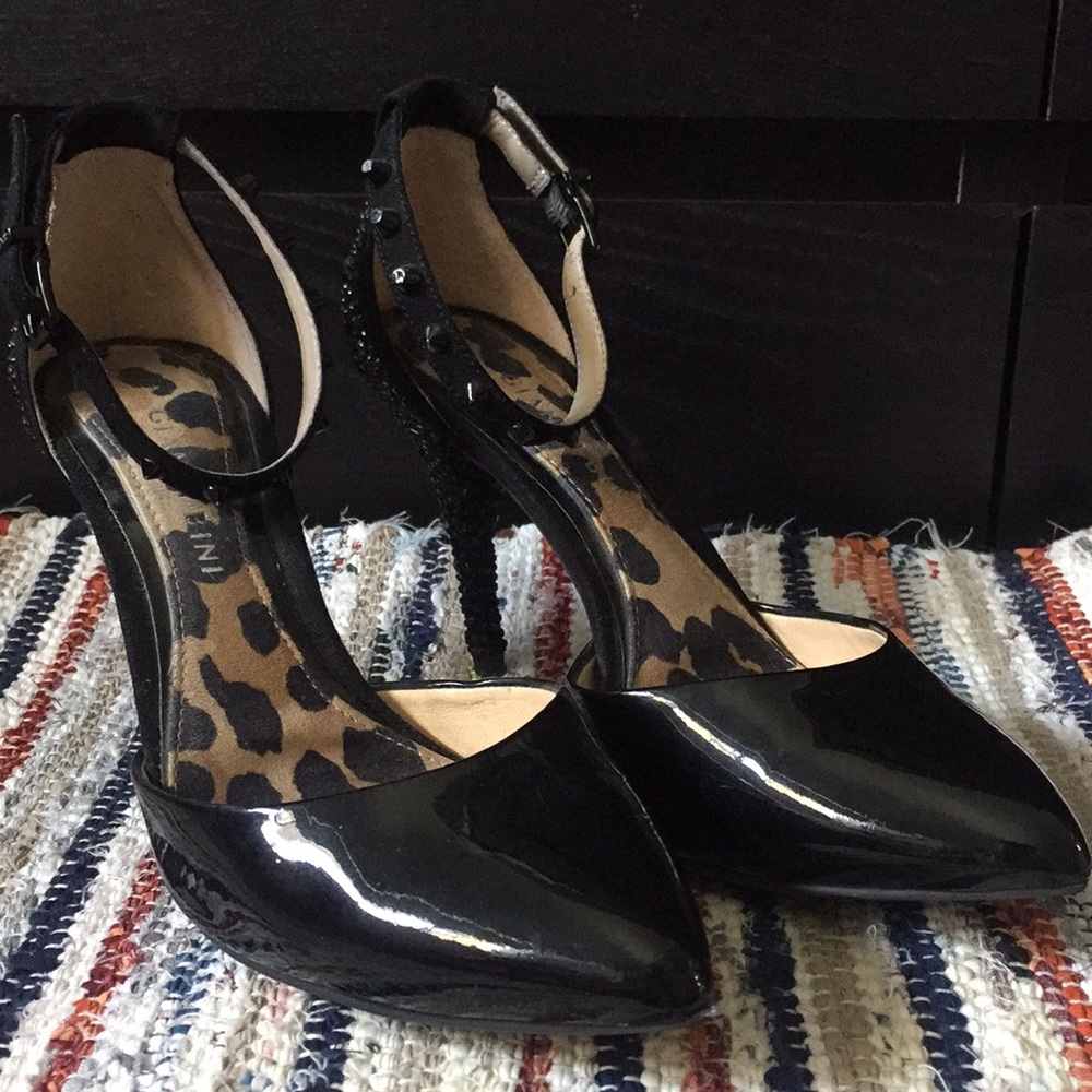Black Pump Heels With Studded Detailing